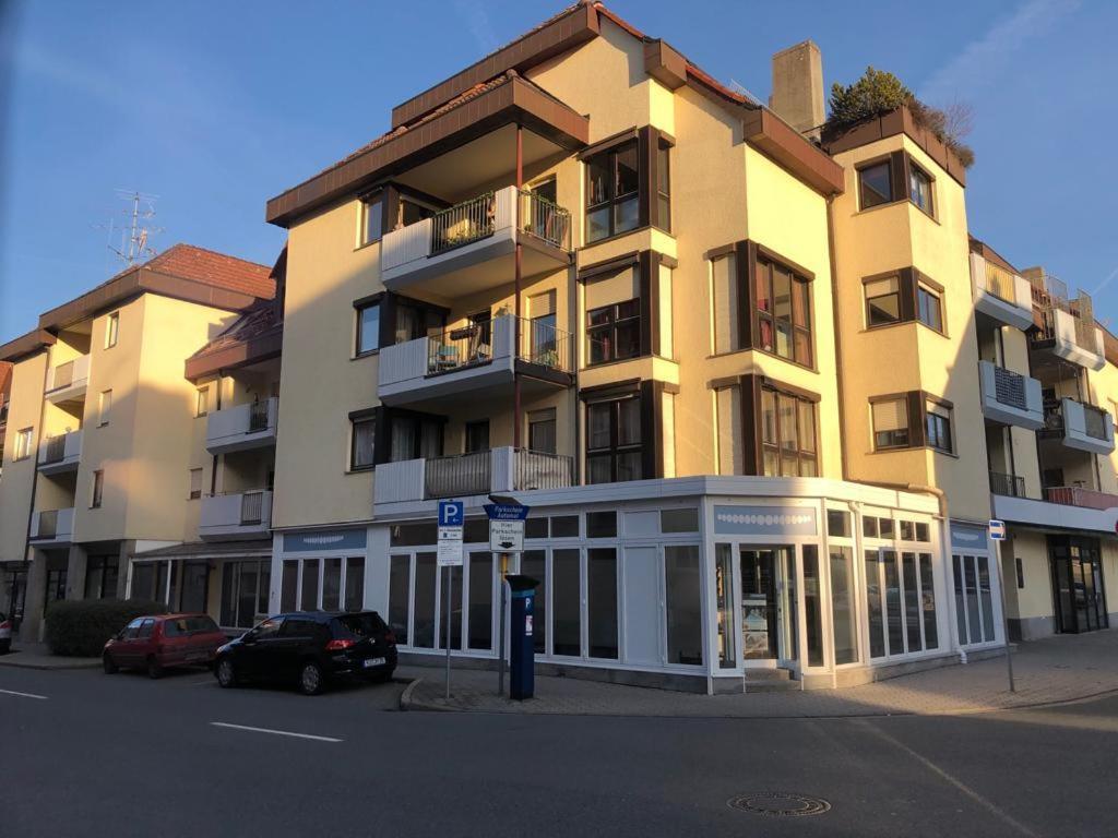 Neu Bayreuth: Spacious Central Apartment with Climate Control and Balconies Exterior photo