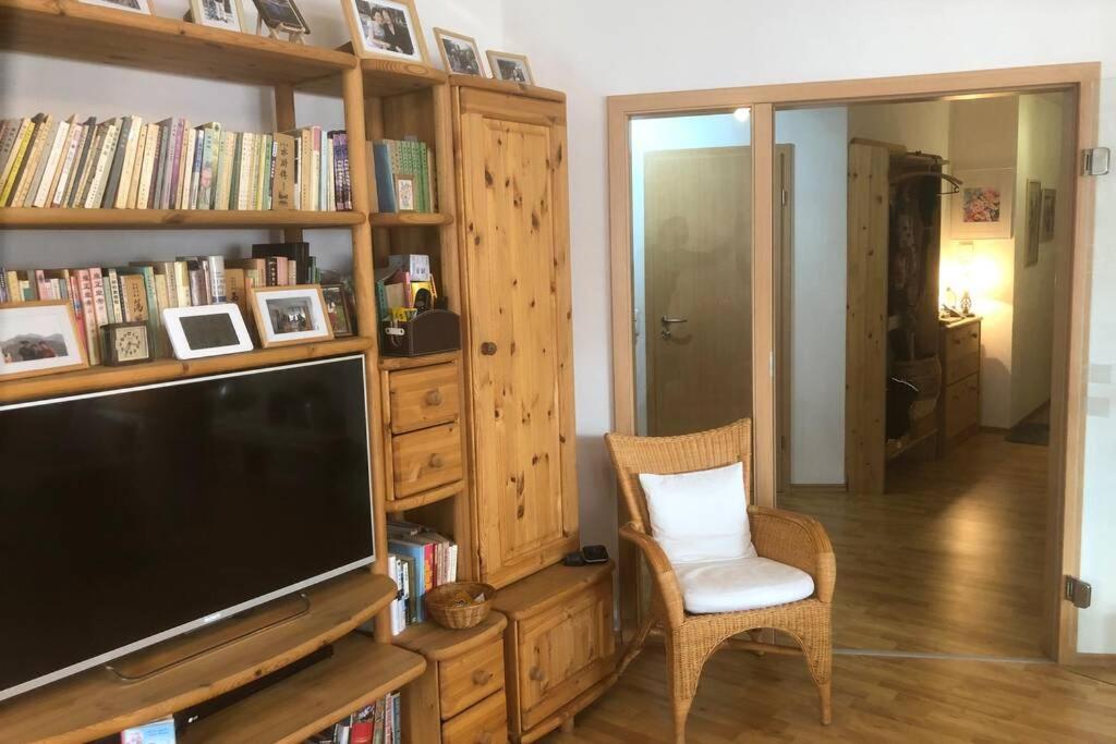 Neu Bayreuth: Spacious Central Apartment with Climate Control and Balconies Exterior photo