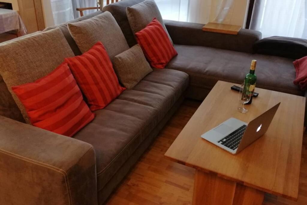 Neu Bayreuth: Spacious Central Apartment with Climate Control and Balconies Exterior photo